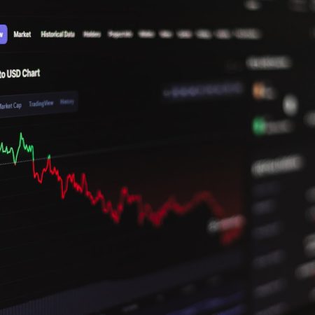 تحلیل تکنیکال یا فاندامنتال؛ کدام برای معاملات فارکس مناسب‌تر است؟